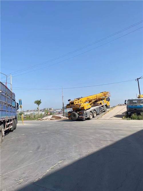 潜江市25吨吊车的租赁价格大概是多少？